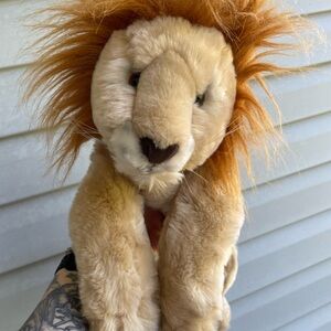 Rare and hard to find NWOT animal alley lion plush